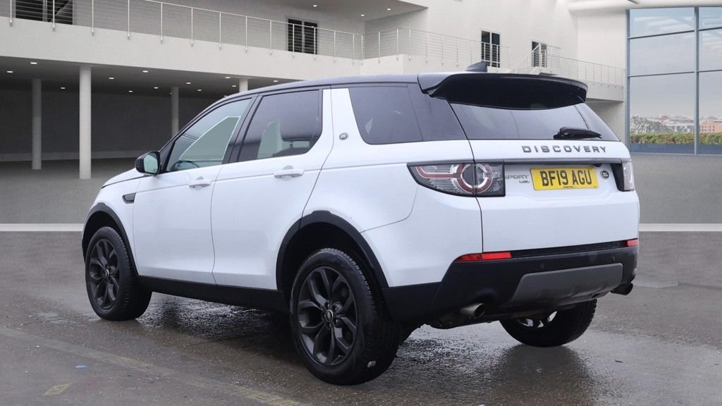 Used Land Rover Discovery Sport 2019 for sale - 76910422: Photo 3