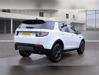 Used Land Rover Discovery Sport 2019 for sale - 76910422: Photo
