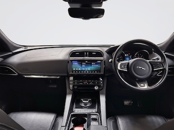 Used Jaguar F-Pace 2018 for sale - 79313228: Photo