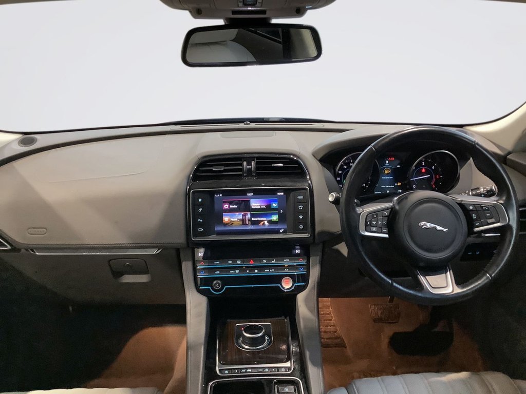 Used Jaguar F-Pace 2018 for sale - 77042572: Photo 3