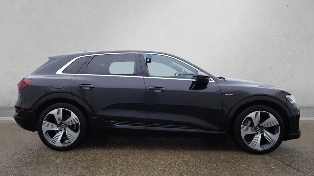 Used Audi e-tron 2020 for sale - 77792043: Photo 5
