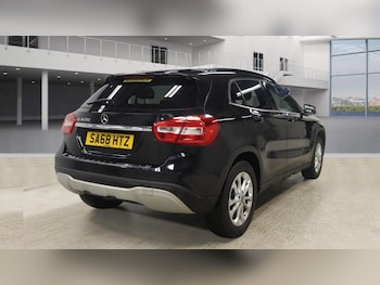 Used Mercedes-Benz GLA 2018 for sale - 77660201: Photo