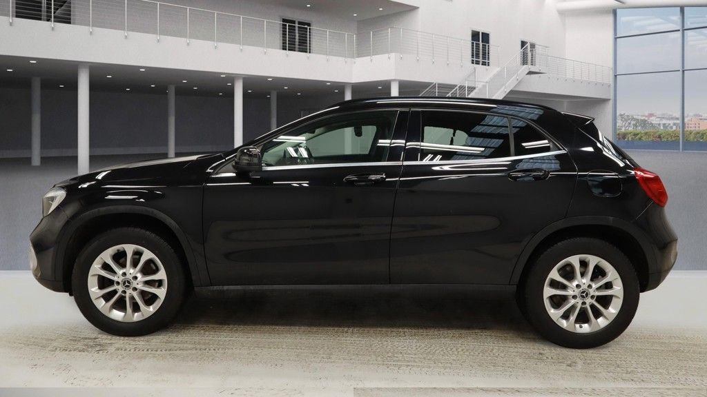 Used Mercedes-Benz GLA 2018 for sale - 77660201: Photo 6