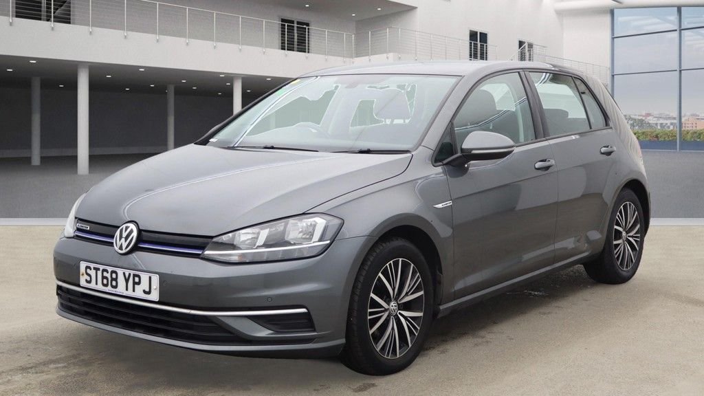 Used Volkswagen Golf 2019 for sale - 76417563: Photo 2