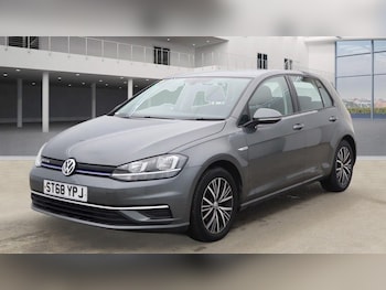 Used Volkswagen Golf 2019 for sale - 76417563: Photo