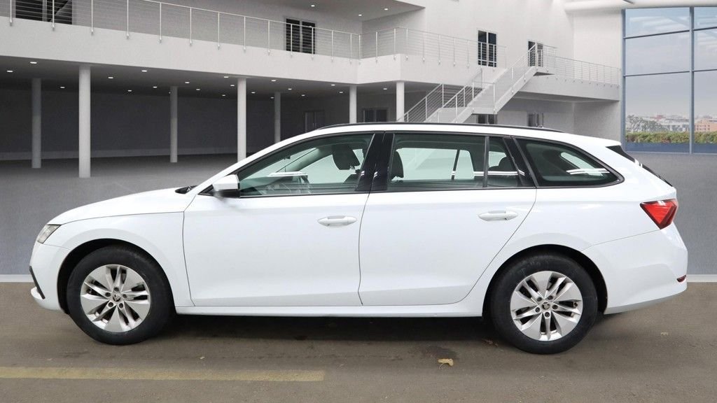 Used Skoda Octavia 2021 for sale - 76482394: Photo 6