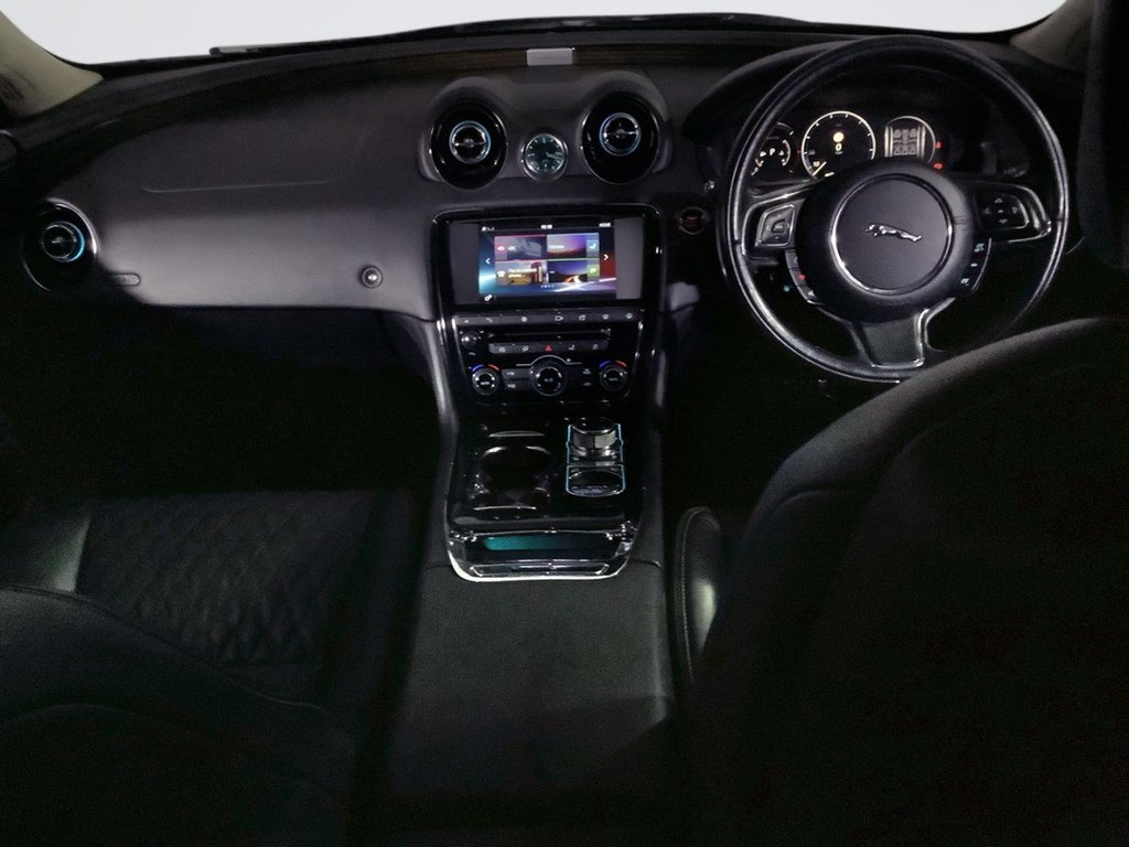 Used Jaguar XJ 2016 for sale - 76173395: Photo 3