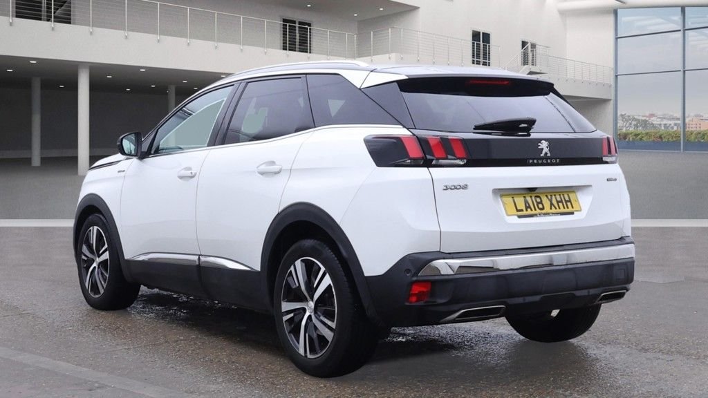 Used Peugeot 3008 2018 for sale - 76482174: Photo 3