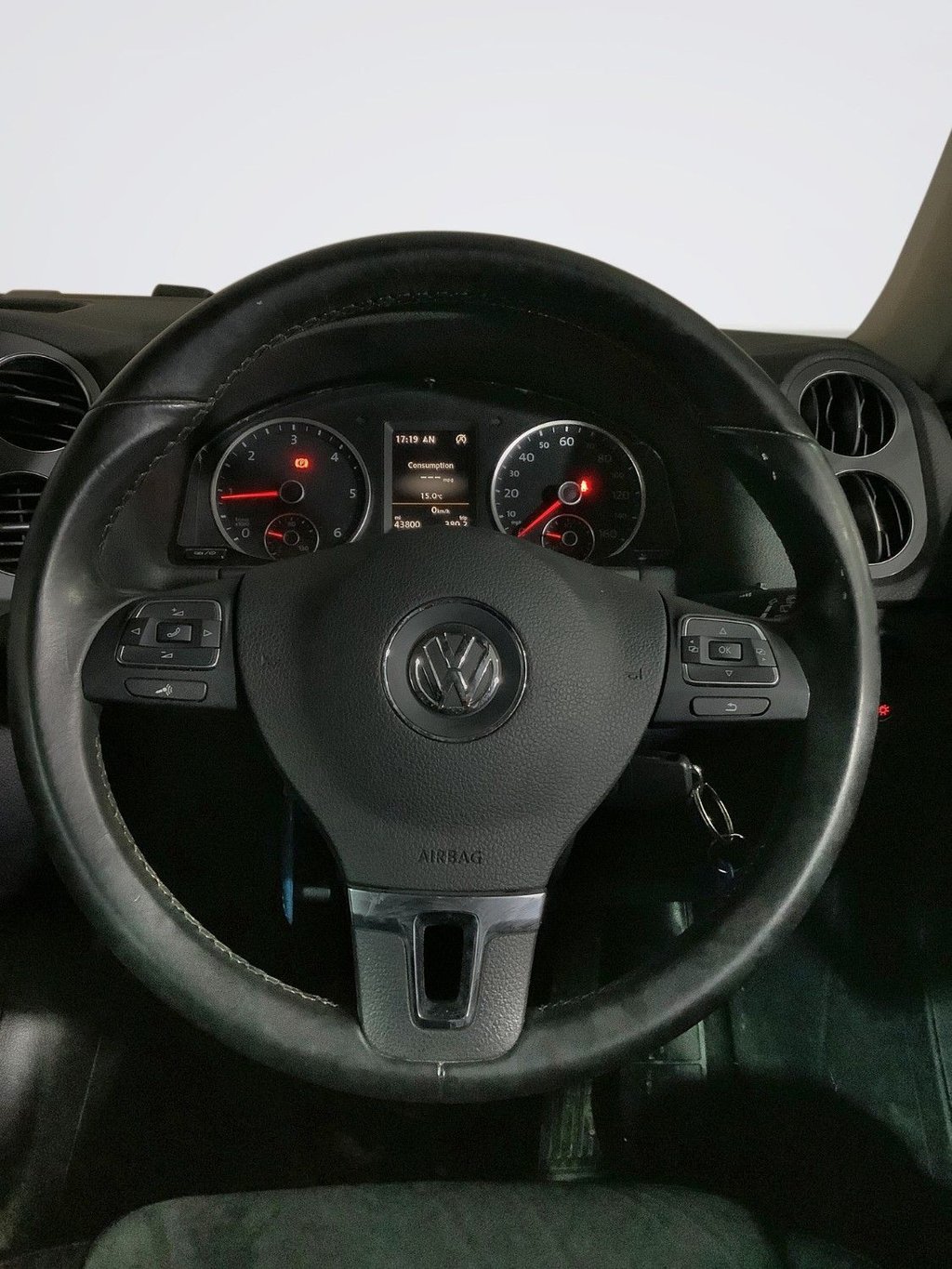 Used Volkswagen Tiguan 2015 for sale - 76406157: Photo 13