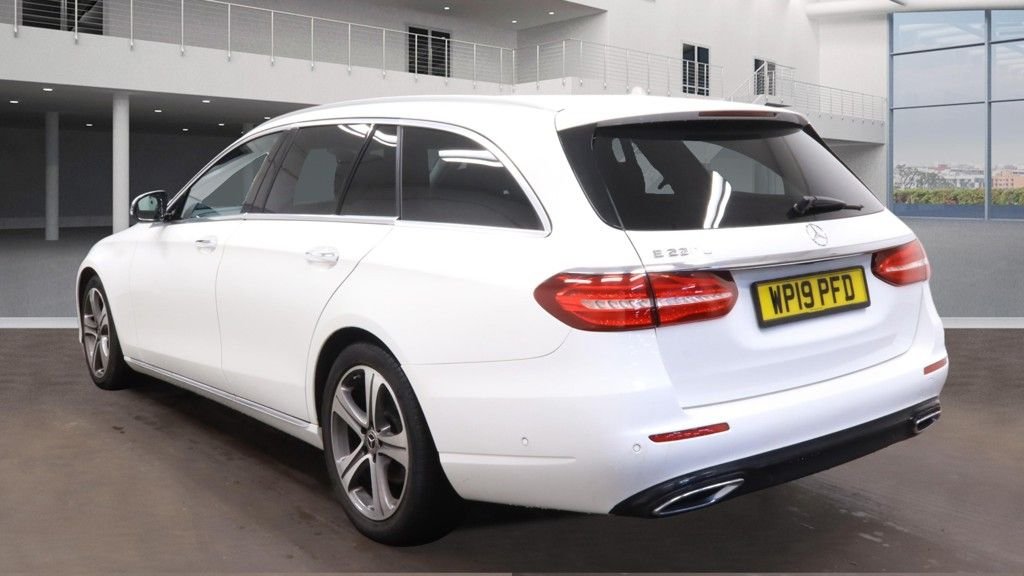 Used Mercedes-Benz E Class 2019 for sale - 77703717: Photo 3