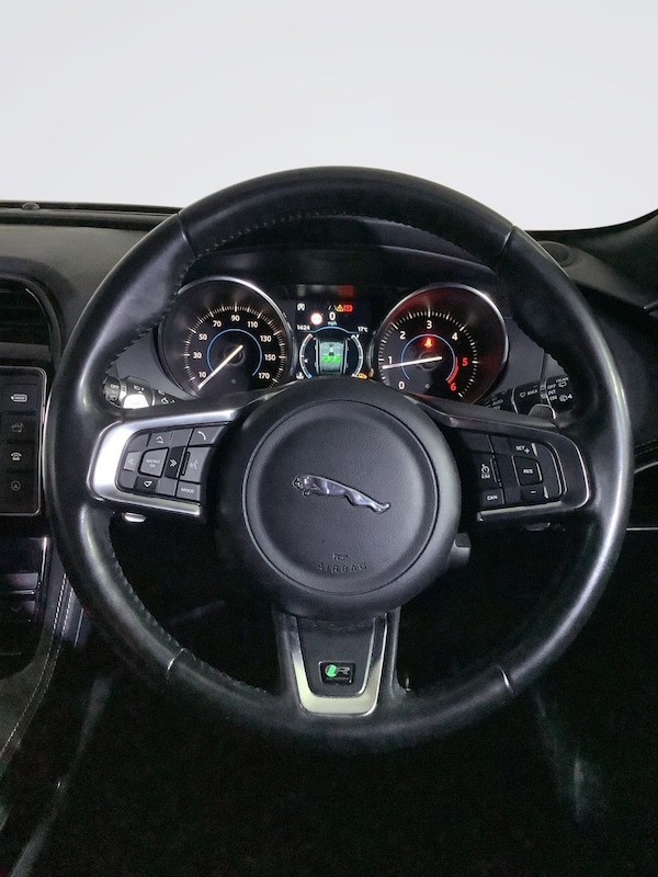 Used Jaguar F-Pace 2018 for sale - 76147370: Photo 14