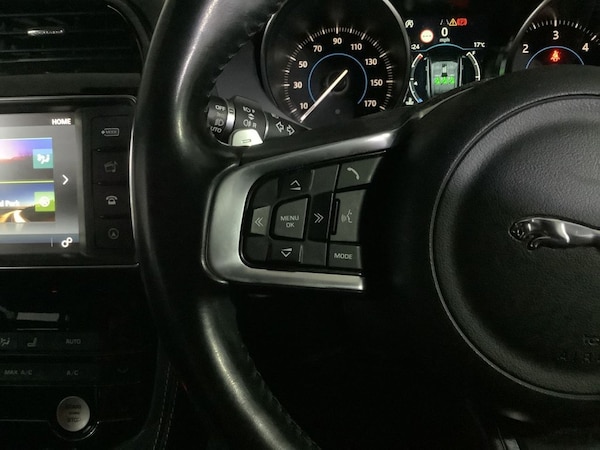 Used Jaguar F-Pace 2018 for sale - 76147370: Photo 15