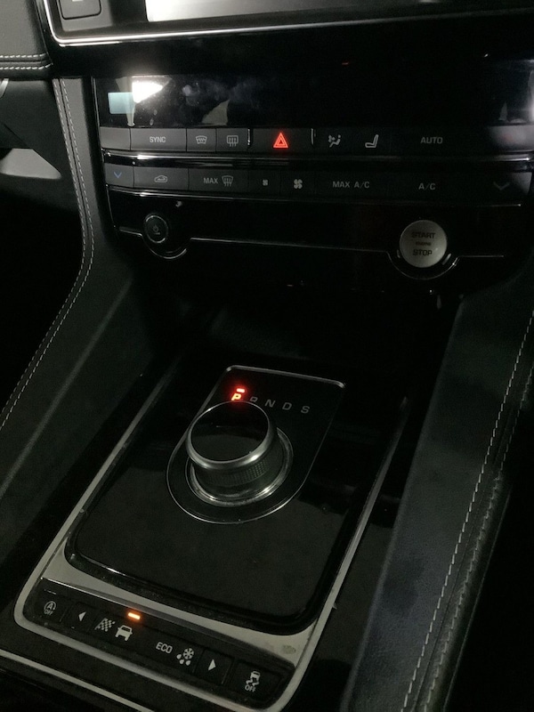 Used Jaguar F-Pace 2018 for sale - 76147370: Photo 23