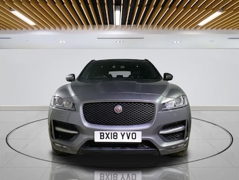 Used Jaguar F-Pace 2018 for sale - 76147370: Photo 2