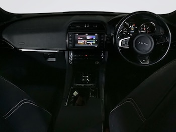 Used Jaguar F-Pace 2018 for sale - 76147370: Photo 3