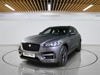 Used Jaguar F-Pace 2018 for sale - 76147370: Photo 4