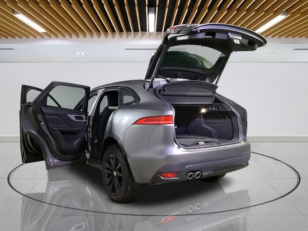 Used Jaguar F-Pace 2018 for sale - 76147370: Photo 8