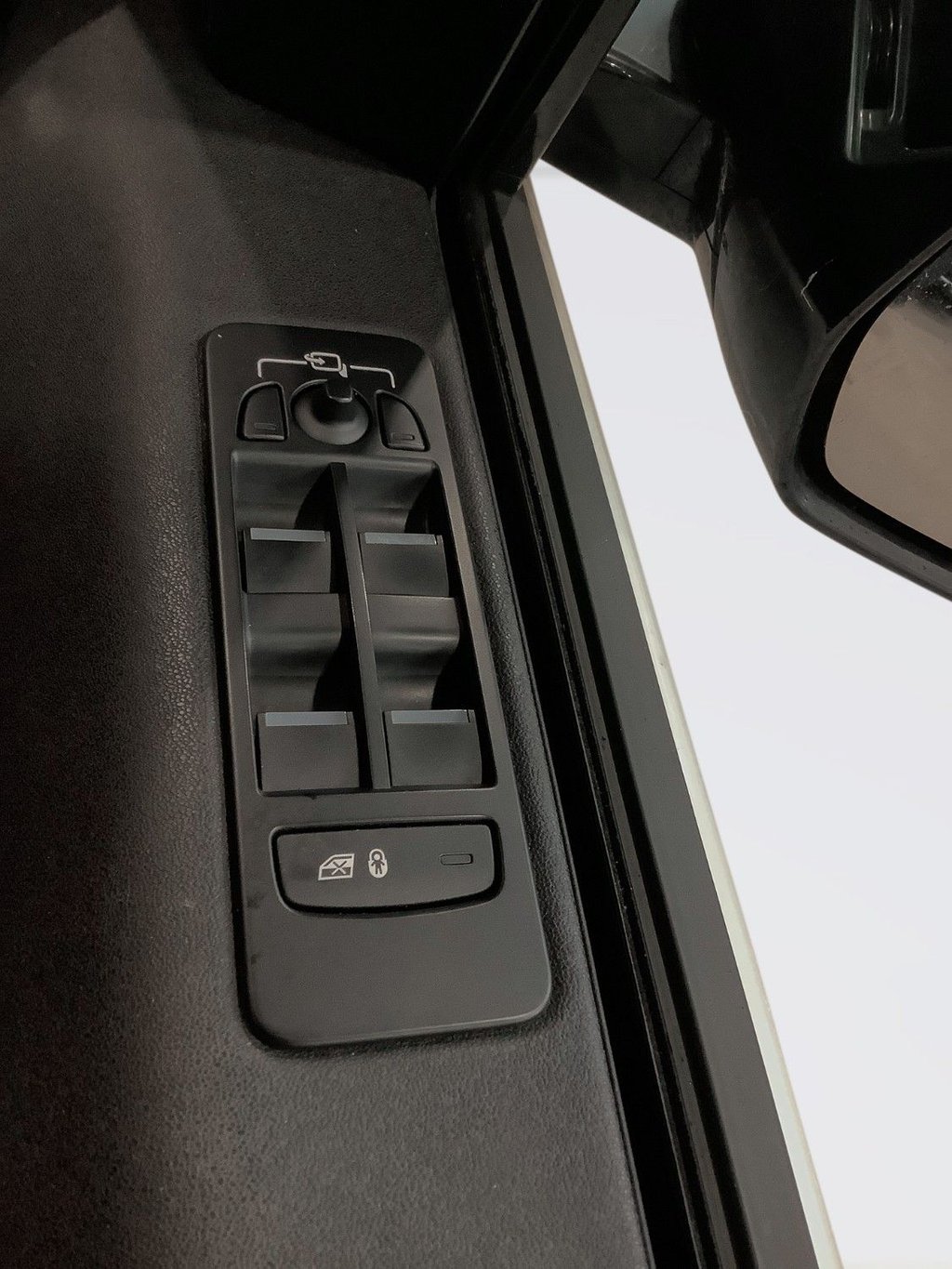 Used Land Rover Discovery Sport 2016 for sale - 77048694: Photo 25