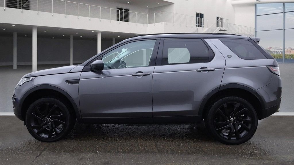 Used Land Rover Discovery Sport 2017 for sale - 76523320: Photo 6
