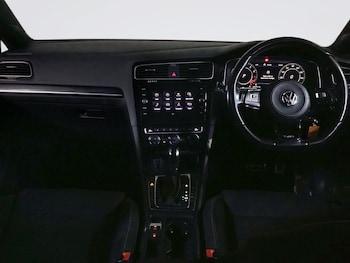 Used Volkswagen Golf 2018 for sale - 76520457: Photo