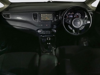 Used Kia Carens 2018 for sale - 78401366: Photo