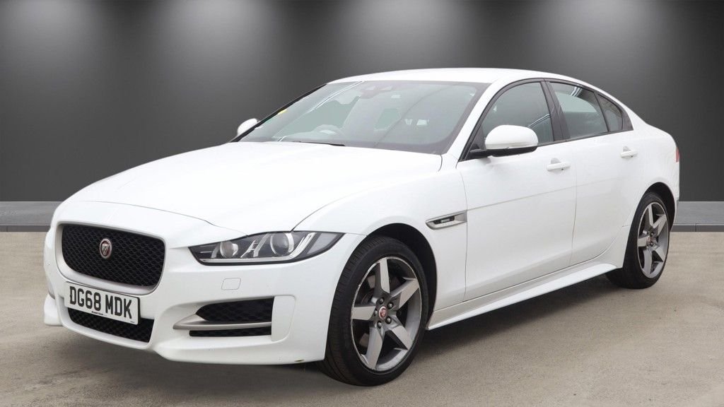 Used Jaguar XE 2018 for sale - 78167719: Photo 2