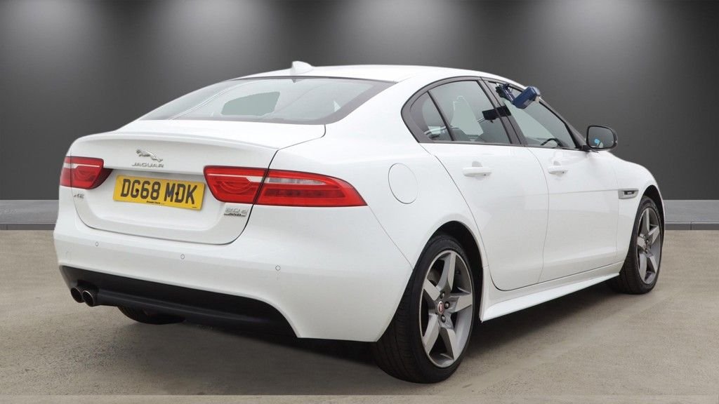 Used Jaguar XE 2018 for sale - 78167719: Photo 4