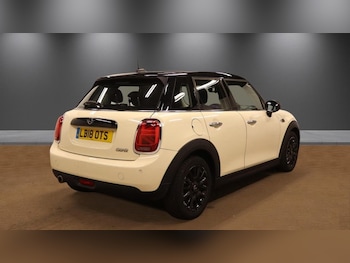 Used MINI Hatch 2018 for sale - 79607888: Photo