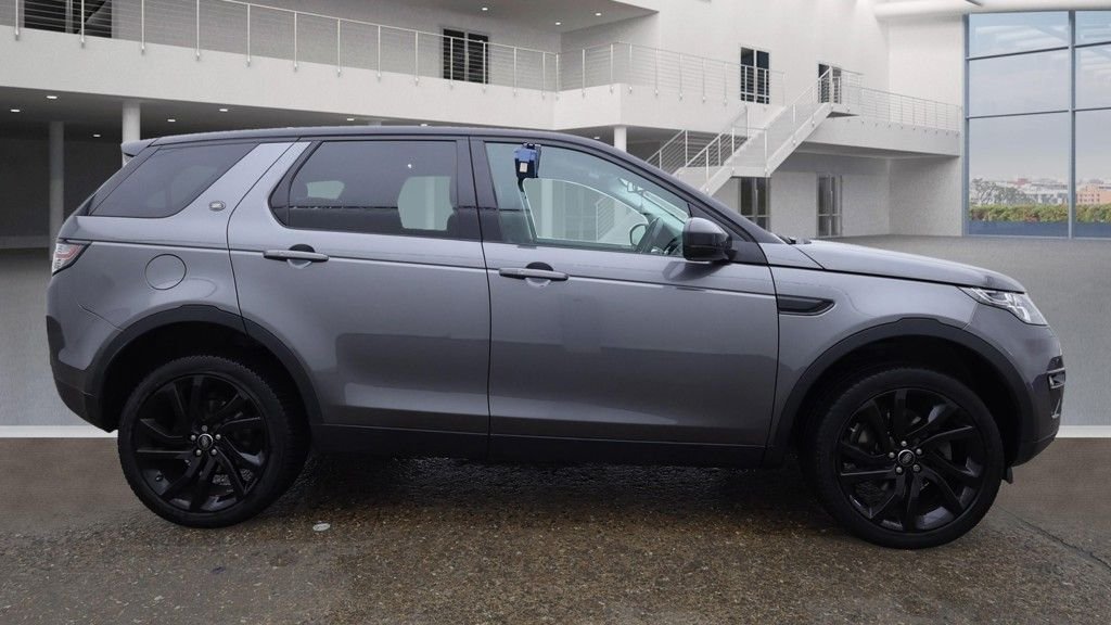 Used Land Rover Discovery Sport 2017 for sale - 76389851: Photo 5