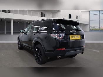 Used Land Rover Discovery Sport 2018 for sale - 76172864: Photo 3