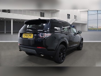 Used Land Rover Discovery Sport 2018 for sale - 76172864: Photo 4