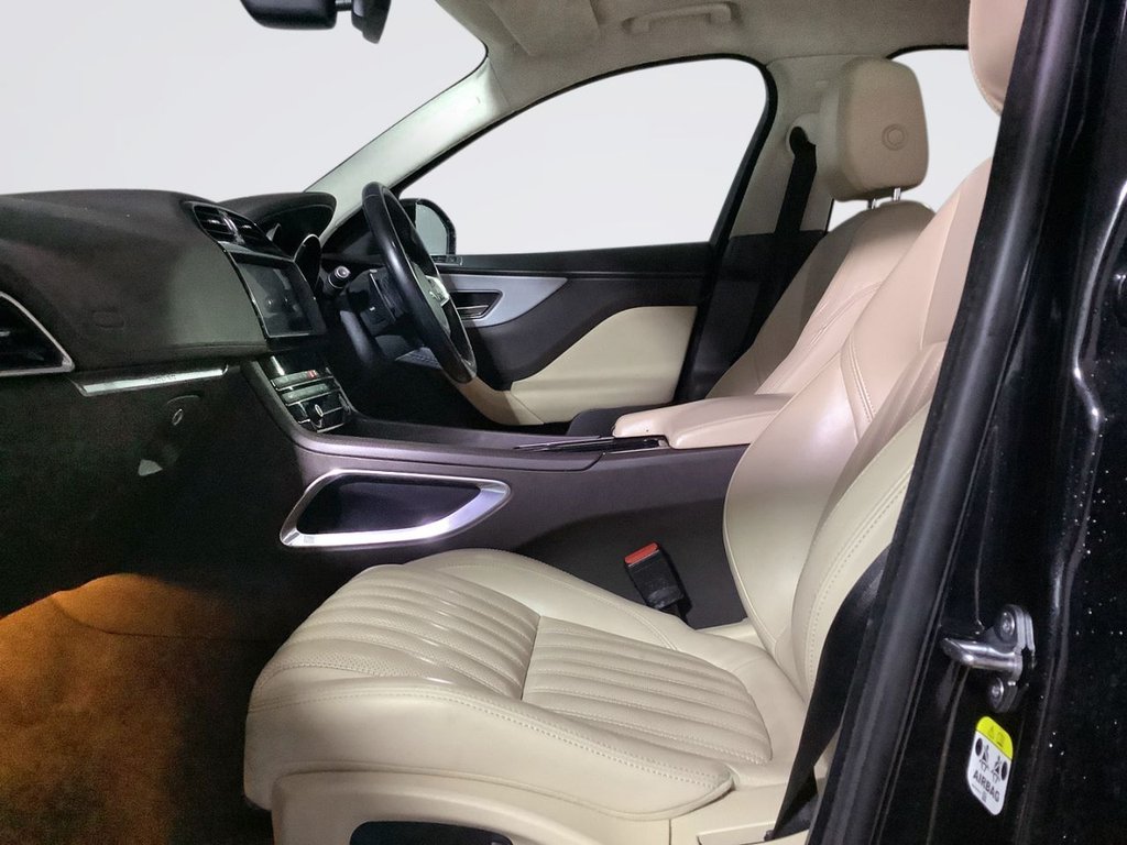 Used Jaguar F-Pace 2019 for sale - 76547028: Photo 12