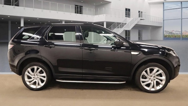 Used Land Rover Discovery Sport 2017 for sale - 76333697: Photo 5