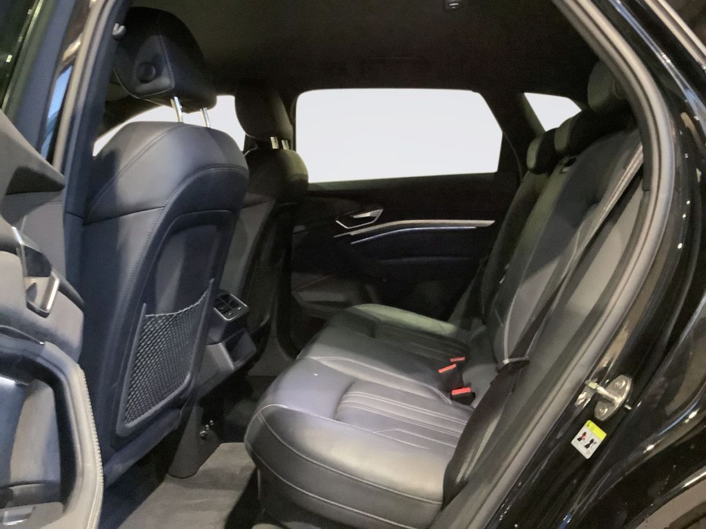 Used Audi e-tron 2023 for sale - 77139528: Photo 13