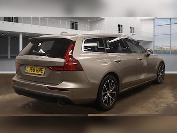 Used Volvo V60 2018 for sale - 75924190: Photo