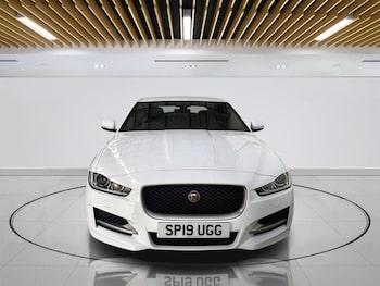 Used Jaguar XE 2019 for sale - 79358061: Photo