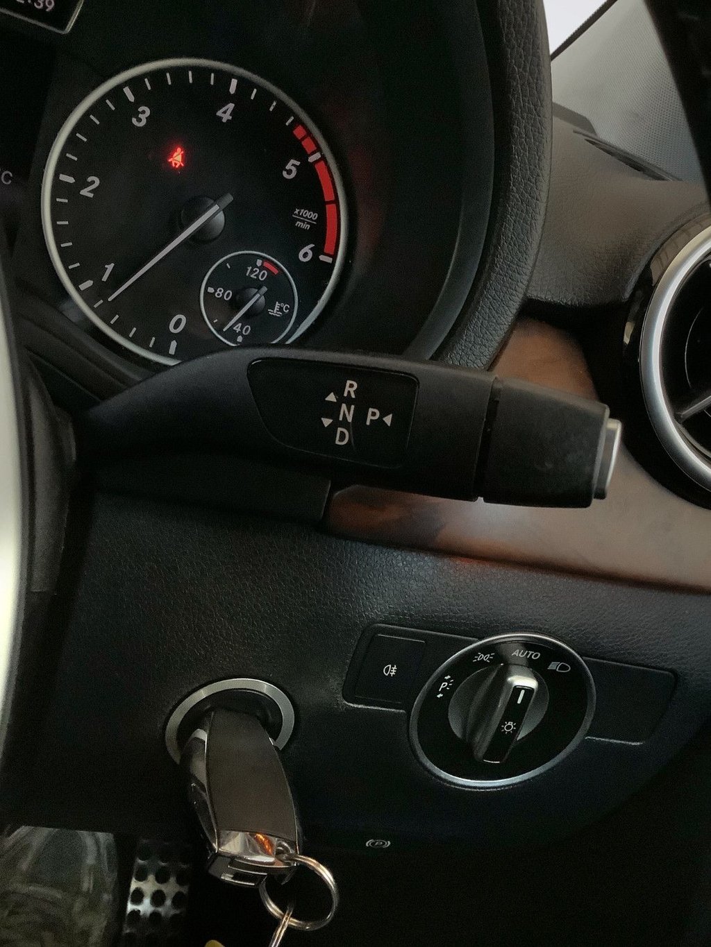 Used Mercedes-Benz B Class 2014 for sale - 77981504: Photo 20