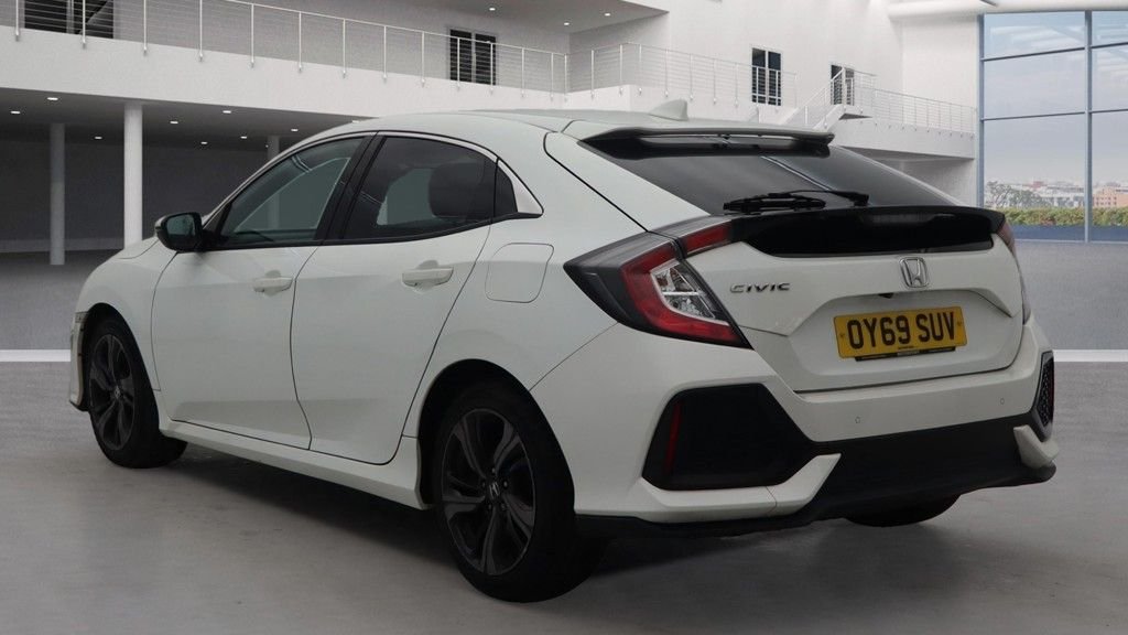 Used Honda Civic 2019 for sale - 76482100: Photo 3