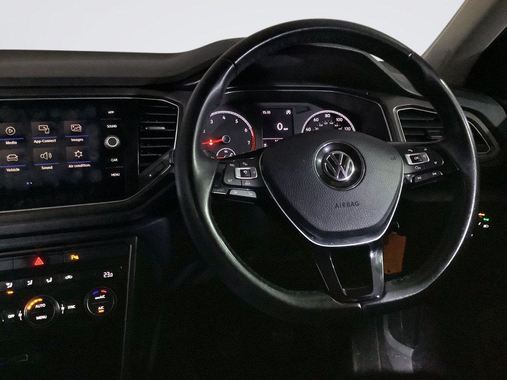 Used Volkswagen T-Roc 2018 for sale - 76797725: Photo 12