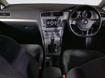 Used Volkswagen Golf 2017 for sale - 75952848: Photo