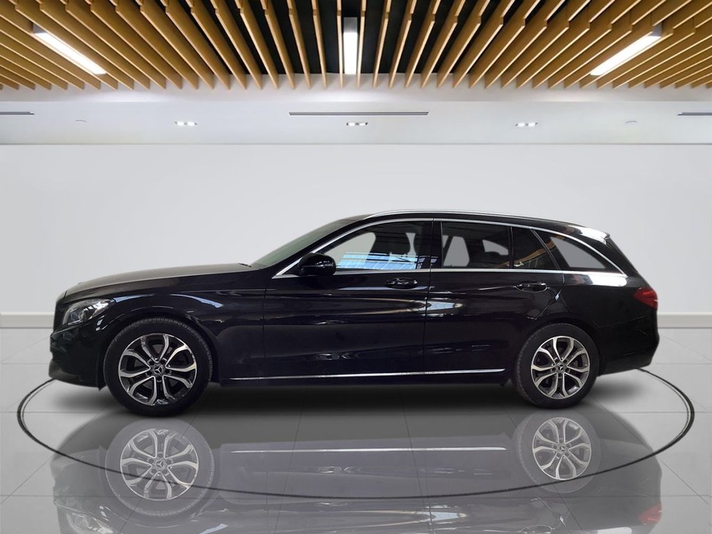 Used Mercedes-Benz C Class 2018 for sale - 77910983: Photo 5