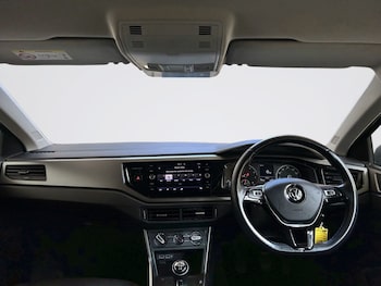 Used Volkswagen Polo 2018 for sale - 78302627: Photo