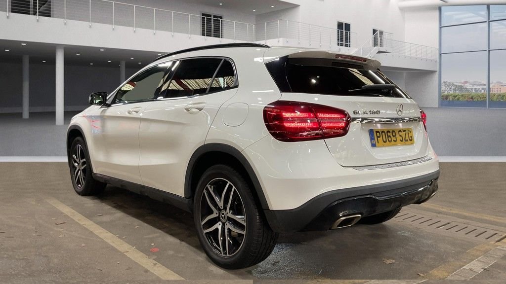 Used Mercedes-Benz GLA 2019 for sale - 76966232: Photo 4