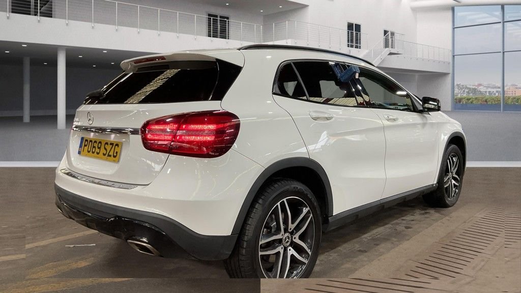 Used Mercedes-Benz GLA 2019 for sale - 76966232: Photo 5