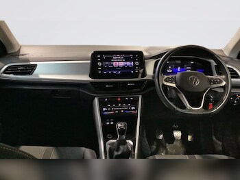 Used Volkswagen T-Roc 2023 for sale - 77394754: Photo