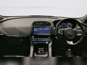 Used Jaguar F-Pace 2020 for sale - 77995262: Photo