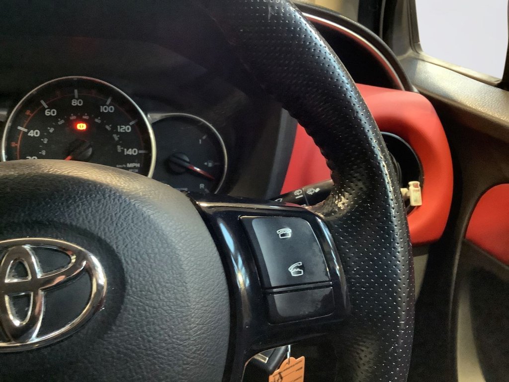 Used Toyota Yaris 2015 for sale - 76820545: Photo 15