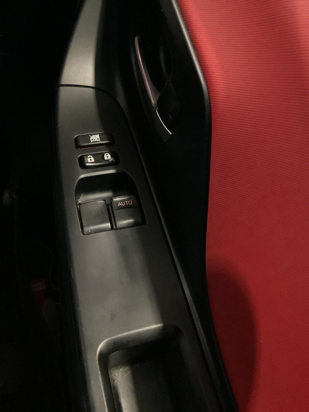 Used Toyota Yaris 2015 for sale - 76820545: Photo 23