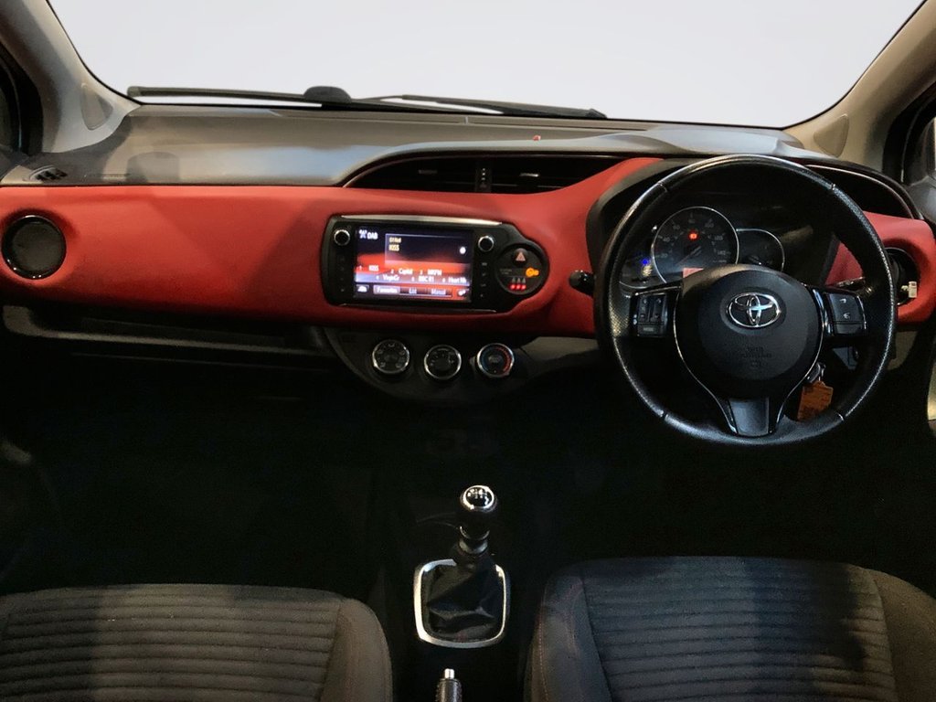 Used Toyota Yaris 2015 for sale - 76820545: Photo 3