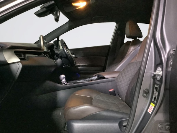 Used Toyota C-HR 2018 for sale - 76323111: Photo 12